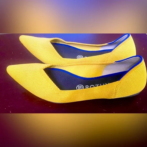***Rothys*** WOMENS Mustard Color Pointed Toe Flats. Discontinued Color, Size  9 - Picture 2 of 7